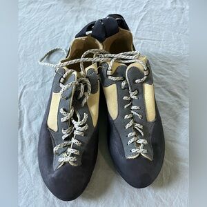 Men’s Scarpa rock climbing shoes